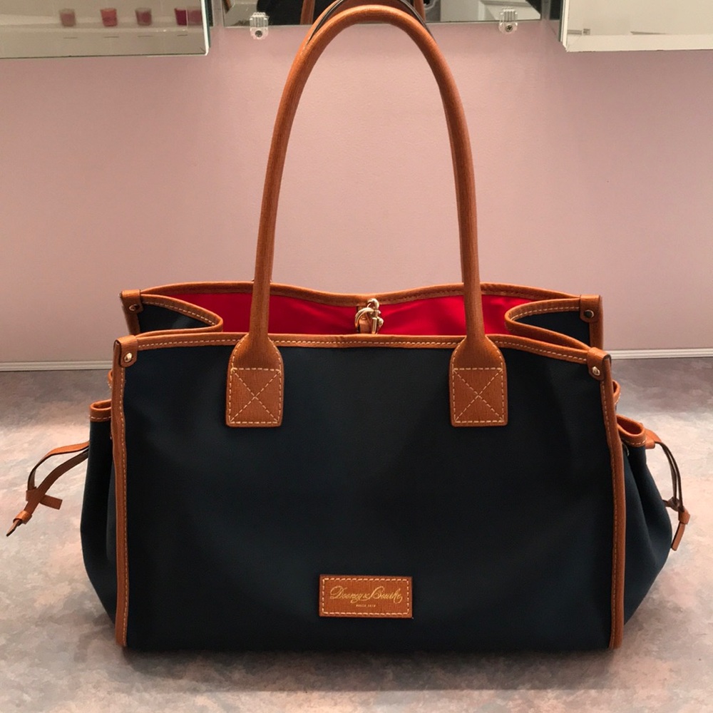 Dooney & Bourke pocketbook